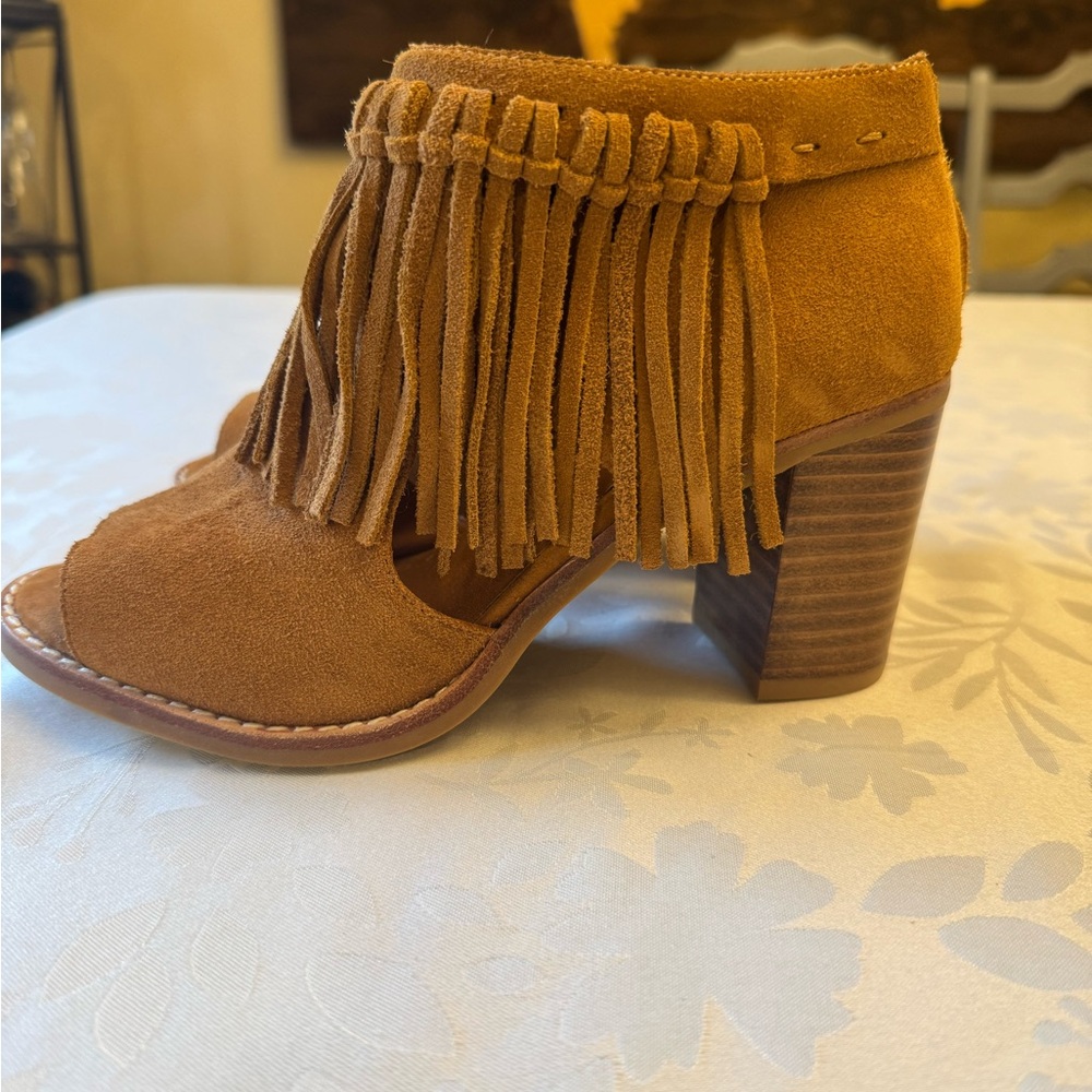 Sbicca Fringe Hickory Suede Women's Block Heel Sandals Size 7 - Picture 4 of 5